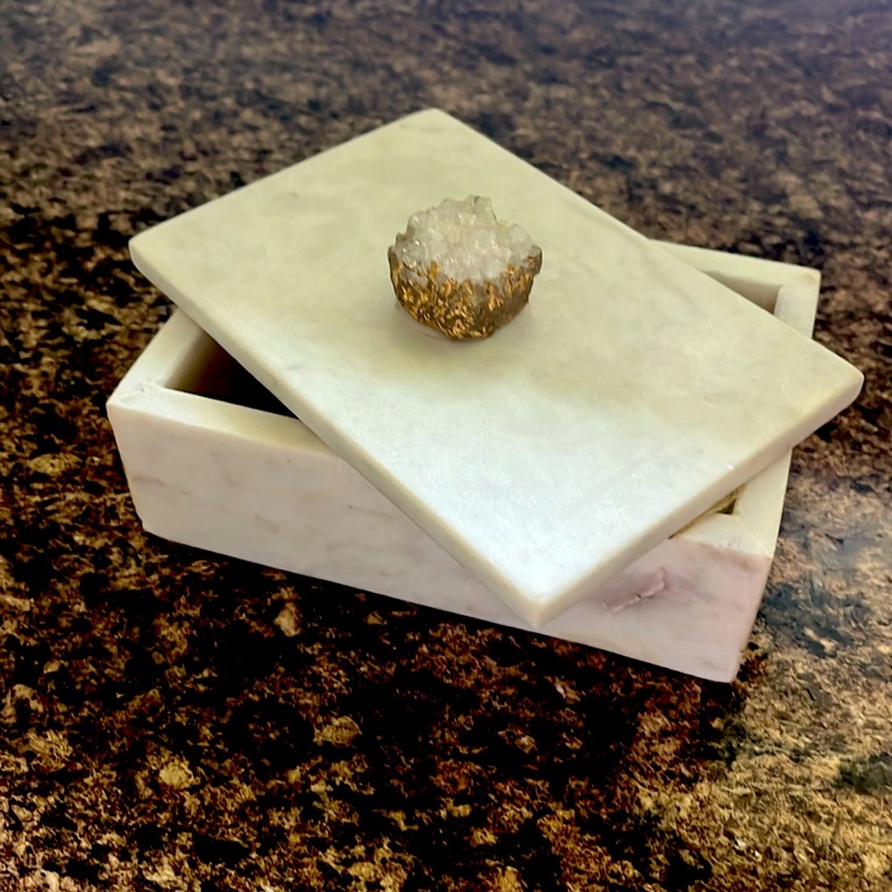 Jewelry box
